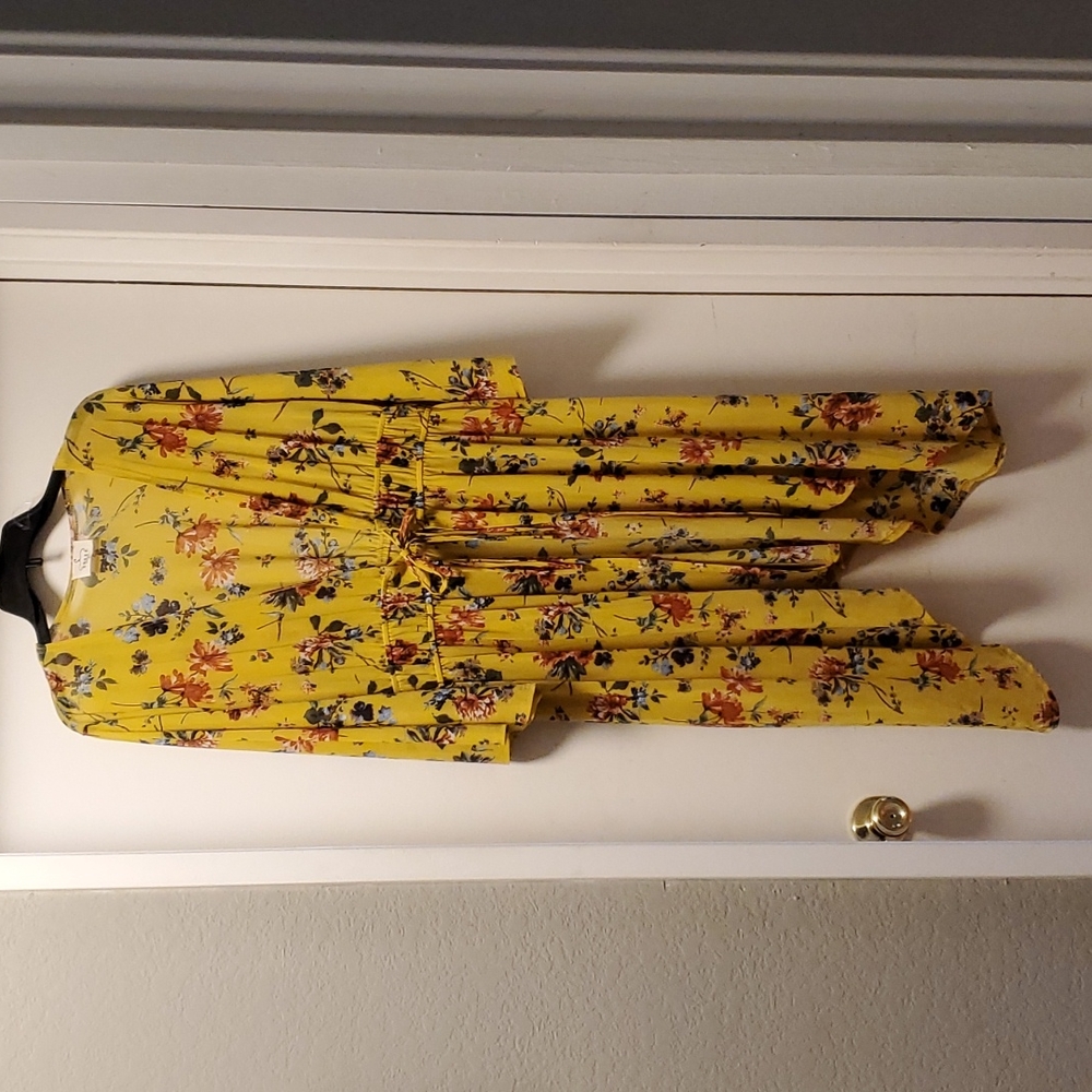 Ember yellow floral wrap